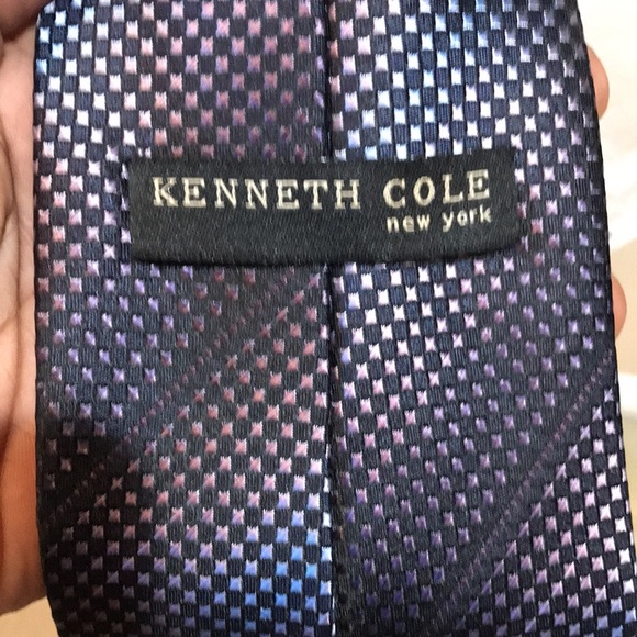 Kenneth Cole Men's 100% Imported Handmade Silk Shimmer Geometric Design Necktie - Picture 5 of 14